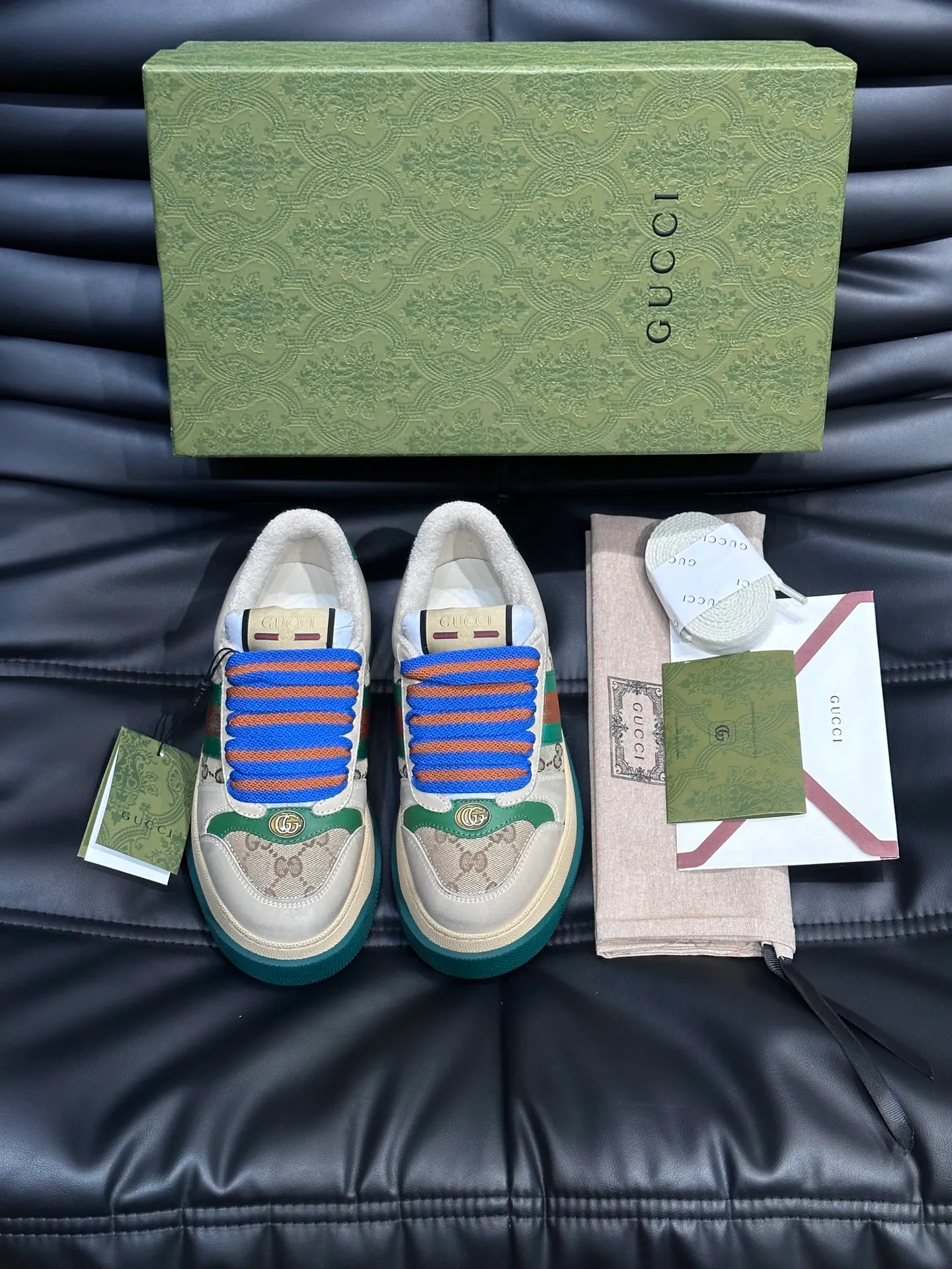 Men's men's shoes 💰p480 "GUCC*" Screener series 👫 Couple style GG thick-soled sneakers, the Screener series is inspired by the classic sneakers of the 1970s, cleverly incorporating the retro Gucci logo, two-color waterproof platform soles, and 5CM thick soles to enhance the aura, conveying the new design concept that a single product should be permanently accompanied by the passage of time, creating a retro distressed effect, decorated with metal double G oval enamel details! High-quality, versatile classic items, highly recommended. Size female 35-39, male 38-44